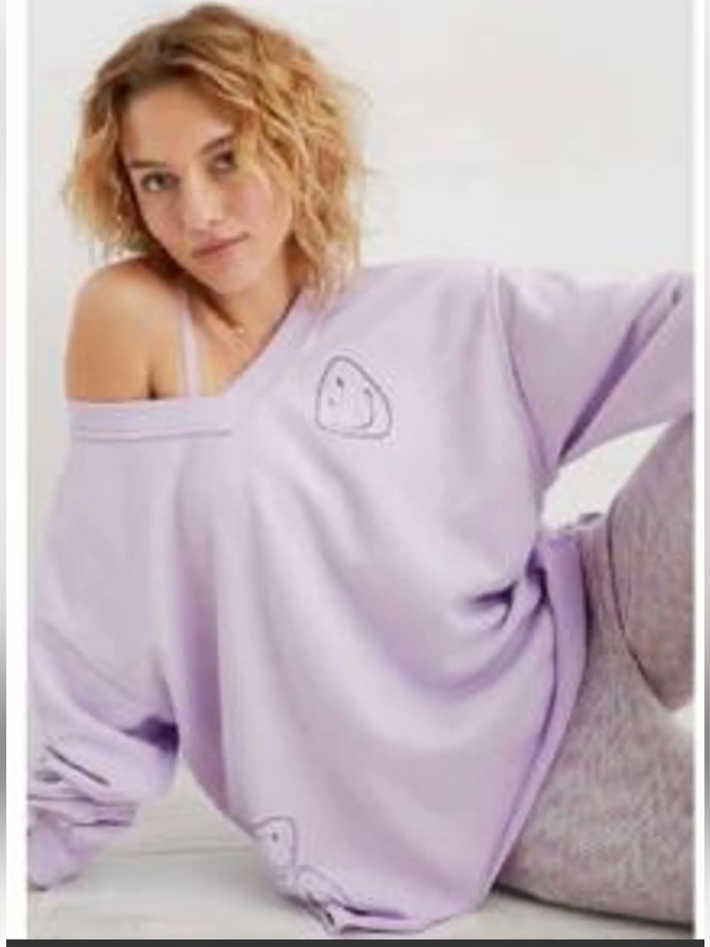 American Eagle x The Smiley Company Oversized V Neck Sweatshirt Womens XS